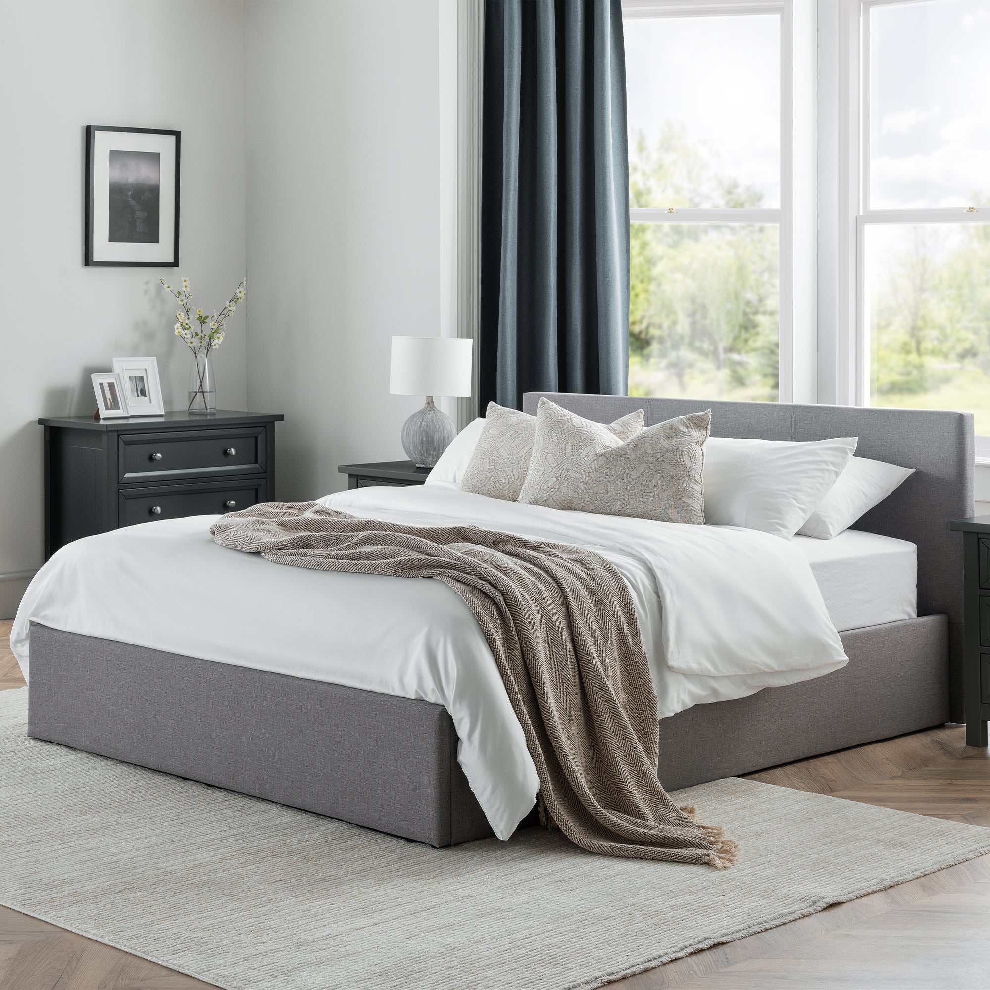 Rialto Ottoman Lift-Up Storage Bed