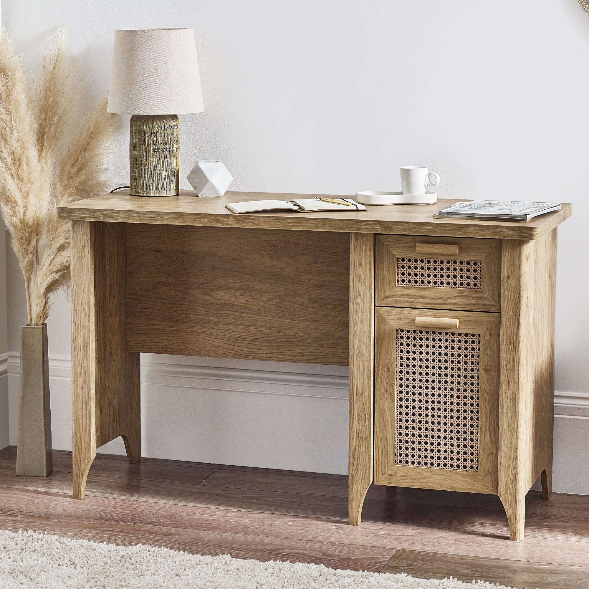 Sydney Desk